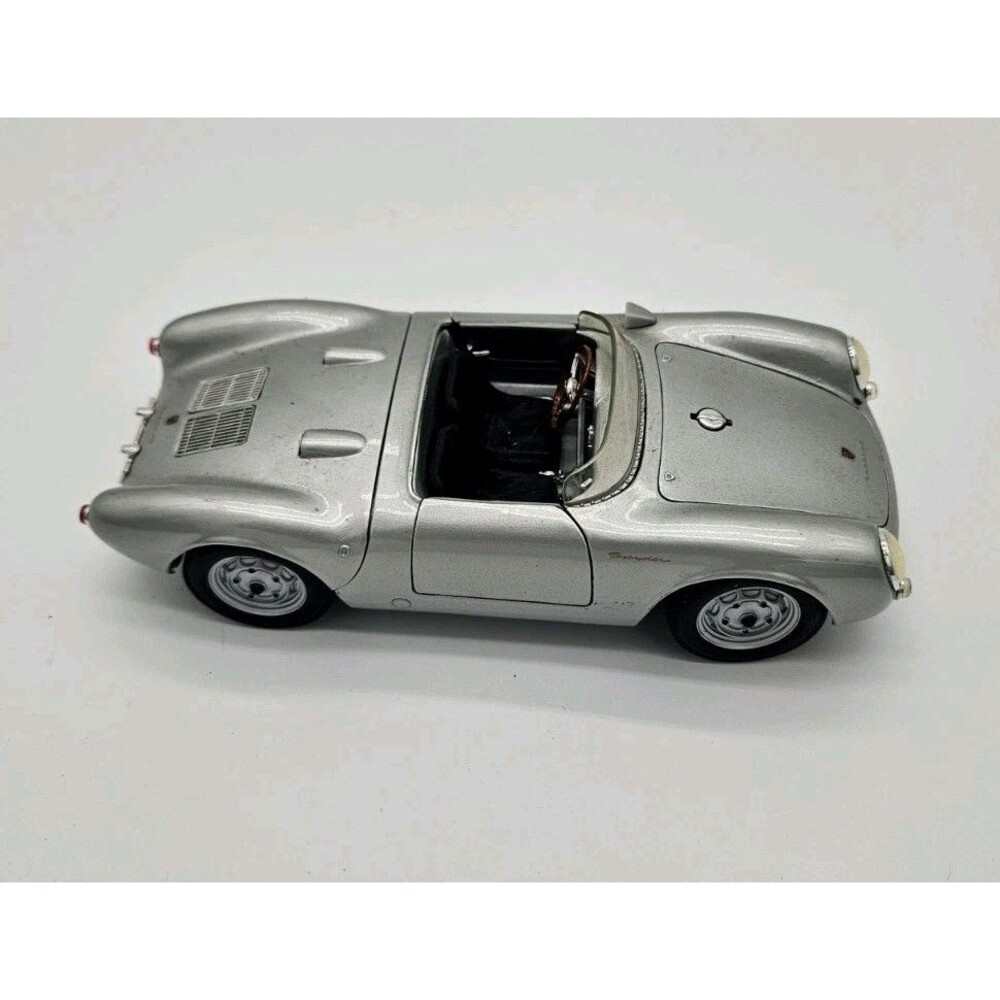 Maisto 1:18 Scale Porsche 550 A Spyder -- Special Edition